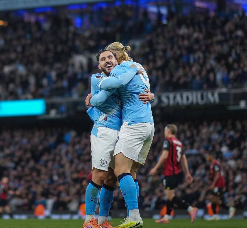 足坛一夜动态:巴萨11连斩鱼腩,曼城3-1挑落黑马,米兰双响高奏凯歌